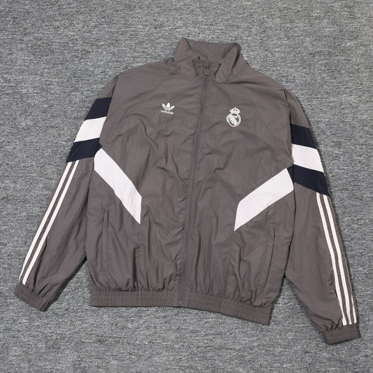 Veste grise et blanche du Real Madrid