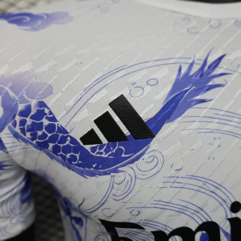 Édition spéciale « Voile enneigé » du Real Madrid