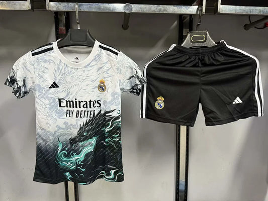 Édition spéciale « Flamme émeraude » du Real Madrid, taille enfant