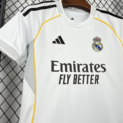 Maillot domicile Real Madrid 2025/2026 taille enfant