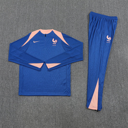 Survêtement bleu et rose France
