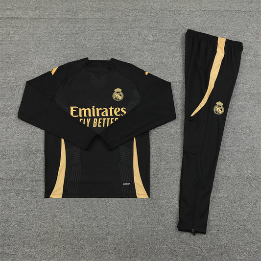 Survêtement noir et or du Real Madrid
