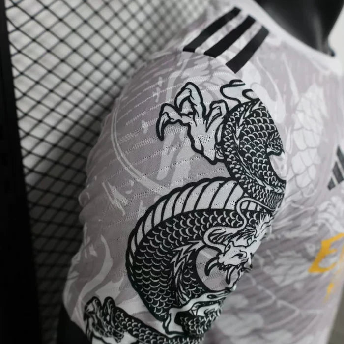 Édition spéciale « Serpent d'or » du Real Madrid