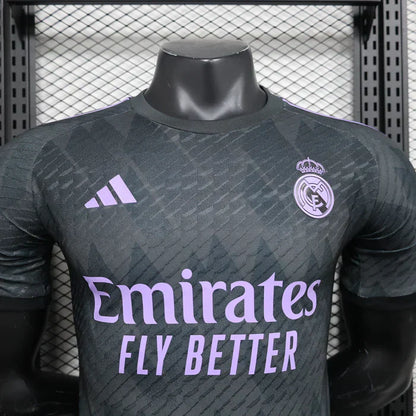 Édition spéciale « Améthyste de minuit » du Real Madrid