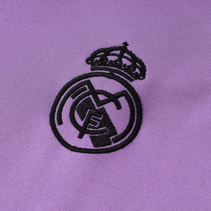 Survêtement blanc et violet du Real Madrid