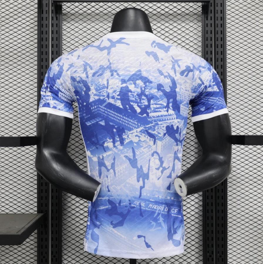 Édition spéciale « Blue Skyline » du Real Madrid