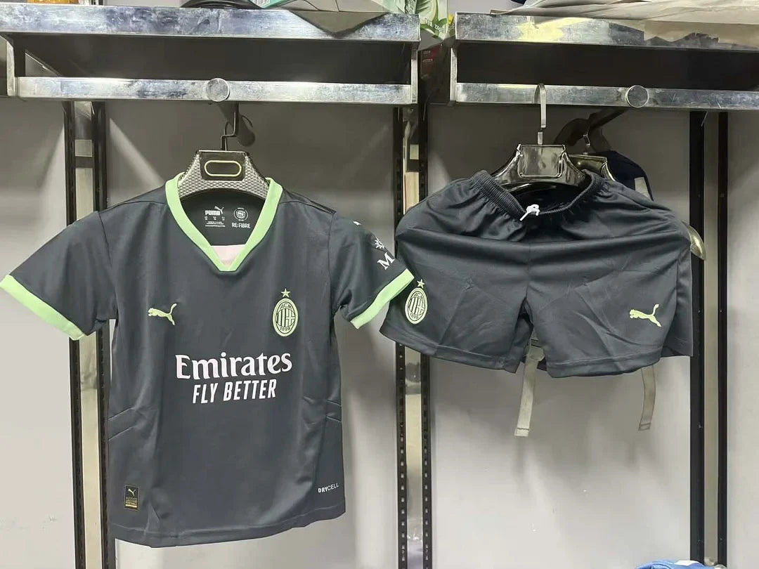 Maillot extérieur AC Milan 2024/2025 taille alternative pour enfant