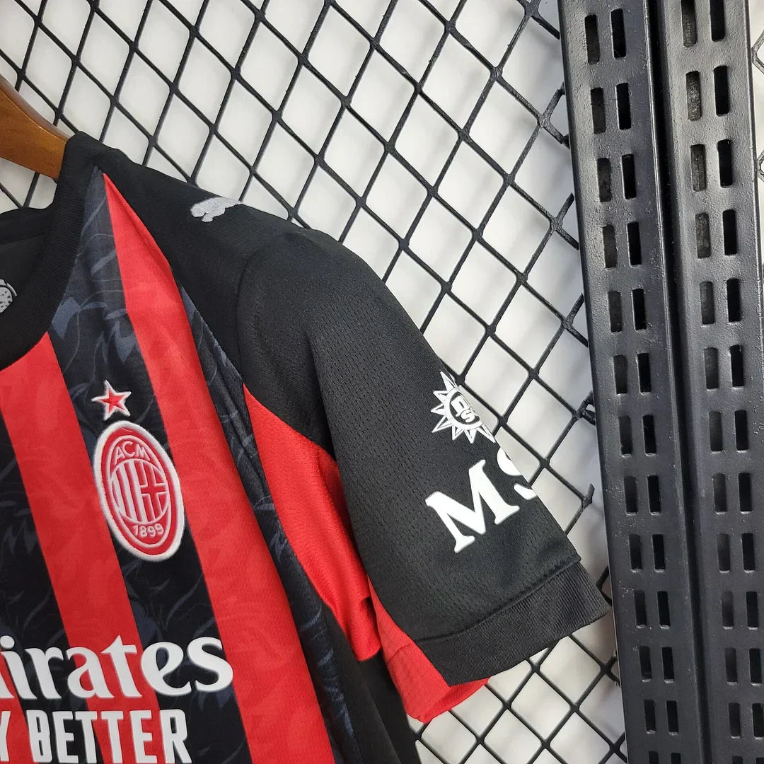 Maillot domicile AC Milan 2025/2026 taille enfant