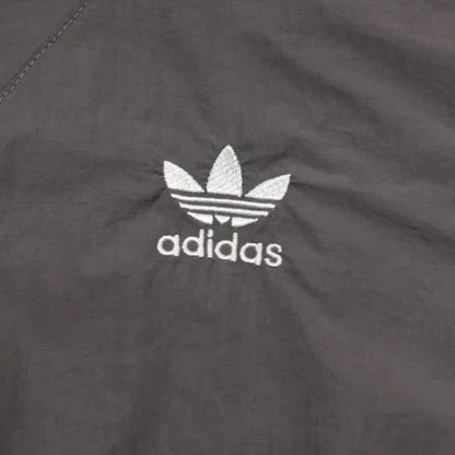 Veste grise et blanche du Real Madrid
