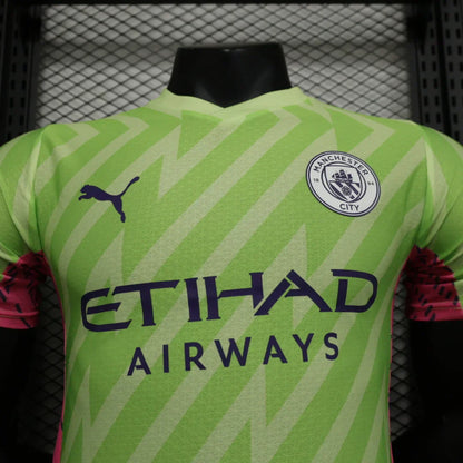 2023/2024 Manchester United Goalkeeper Kit