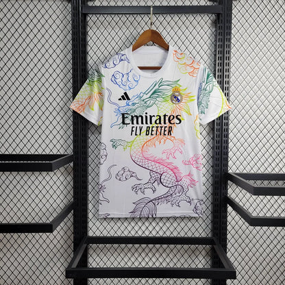 Édition spéciale « Dragon blanc arc-en-ciel » du Real Madrid