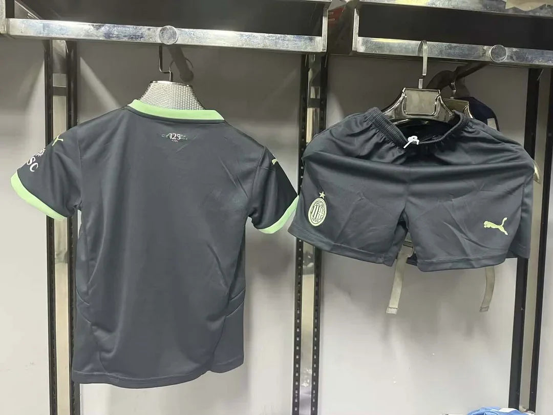 Maillot extérieur AC Milan 2024/2025 taille alternative pour enfant