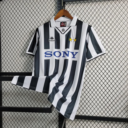 Maillot rétro Juventus domicile 1996-1997
