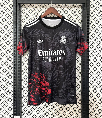 Édition spéciale « L'Étreinte du Dragon » du Real Madrid