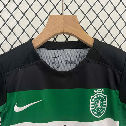 Maillot domicile Sporting Lisbonne 2024/2025 taille enfant