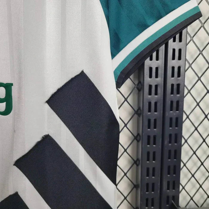 Liverpool Retro 1993-1994 Visitante Kit